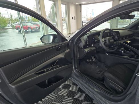 New 2026 Hyundai Elantra SEL Sport FWD image 31