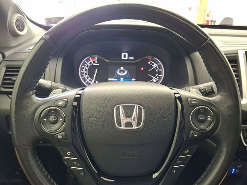 Used 2017 Honda Pilot Elite image 16
