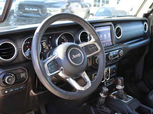 Used 2023 Jeep Wrangler Unlimited Sahara image 12