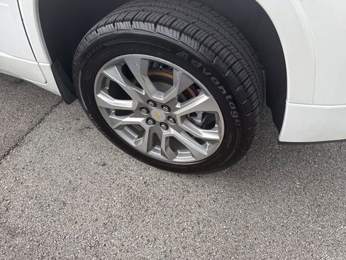 Used 2021 Chevrolet Traverse Premier w/ LPO, Floor Liner Package AWD/4WD image 5