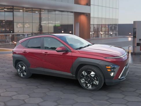 Used 2024 Hyundai Kona SEL w/ Convenience Package FWD image 17