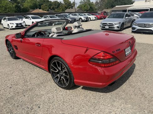 Used 2011 Mercedes-Benz SL 550 image 4