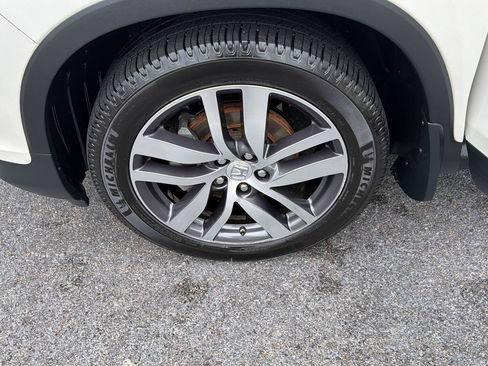 Used 2017 Honda Pilot Touring image 39