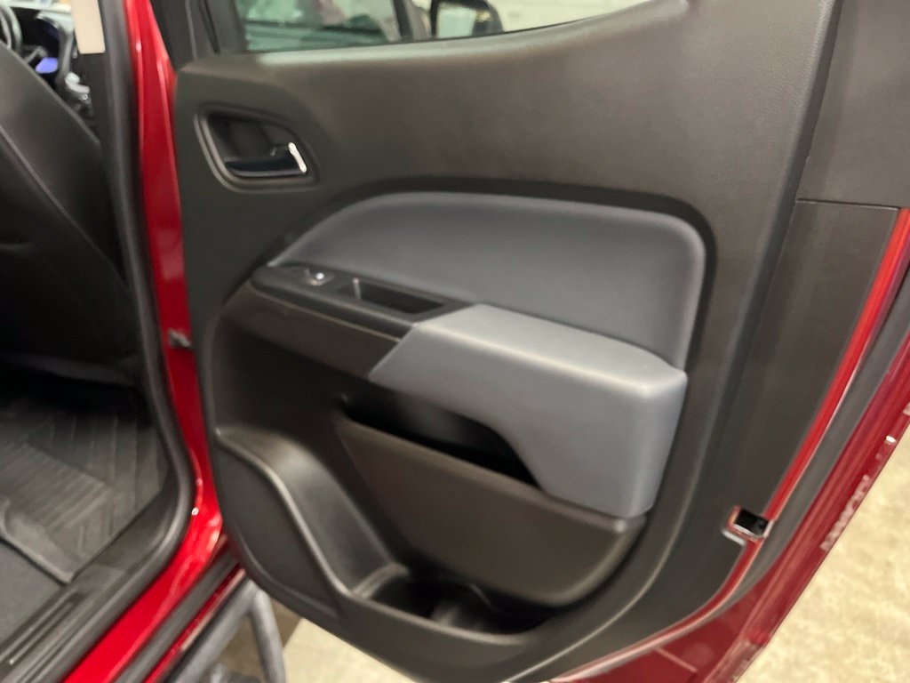 Used 2021 Chevrolet Colorado Z71 AWD/4WD image 24