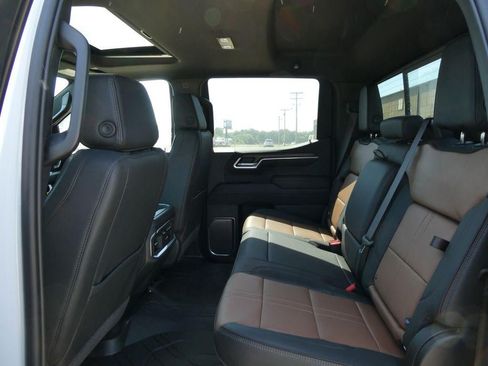 New 2026 Chevrolet Silverado 1500 High Country w/ High Country Premium Package AWD/4WD image 16