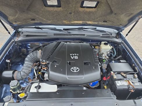 Used 2005 Toyota 4Runner SR5 AWD/4WD image 27
