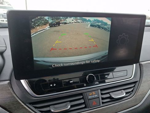 Certified 2024 Nissan Altima 2.5 SV w/ SV Premium Package image 19