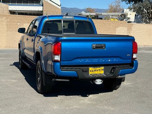 Used 2016 Toyota Tacoma TRD Sport image 5