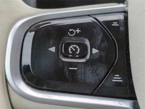 Used 2018 Volvo XC60 T6 Inscription w/ Luxury Seat Package image 22