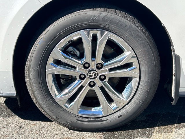 Used 2024 Toyota Sienna Platinum AWD/4WD image 19