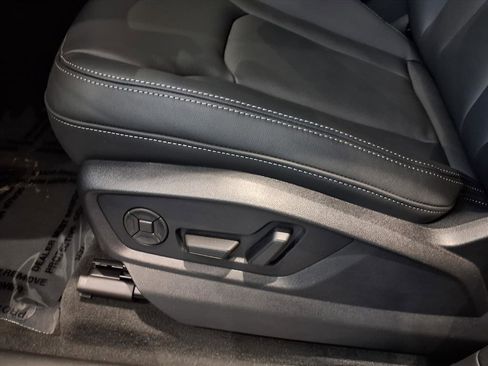 New 2026 Audi Q8 Premium image 13