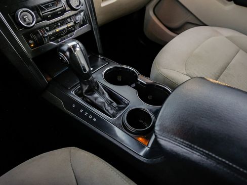 Used 2019 Ford Explorer XLT w/ Equipment Group 201A image 29