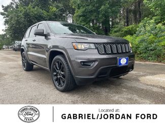 Used 2017 Jeep Grand Cherokee Altitude RWD video 1
