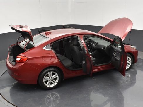 Used 2019 Chevrolet Cruze LT FWD image 33