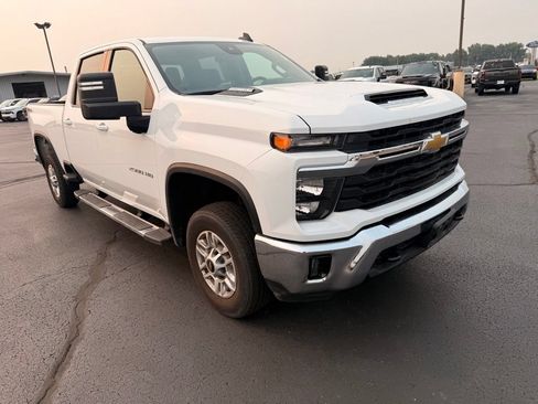 Used 2025 Chevrolet Silverado 2500 LT w/ Convenience Package AWD/4WD image 9