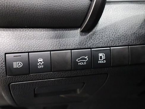 Used 2022 Toyota Camry SE image 12