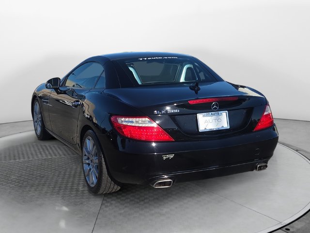 Used 2016 Mercedes-Benz SLK 300 image 3