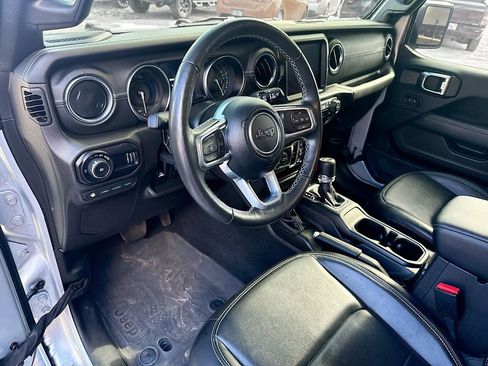 Used 2023 Jeep Wrangler Unlimited Sahara w/ Cold Weather Group AWD/4WD image 10