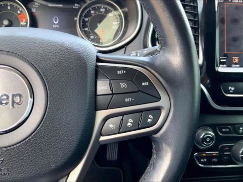Certified 2020 Jeep Cherokee Limited w/ Technology Group FWD image 20