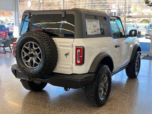 New 2025 Ford Bronco Badlands image 5