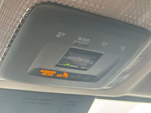 Used 2024 Toyota Prius Prime SE image 29