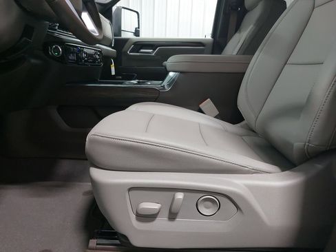 New 2026 GMC Sierra 3500 SLT w/ SLT Premium Package image 31