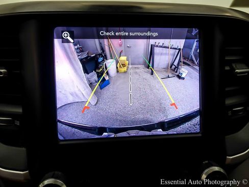 Used 2020 RAM 1500 Big Horn AWD/4WD image 16