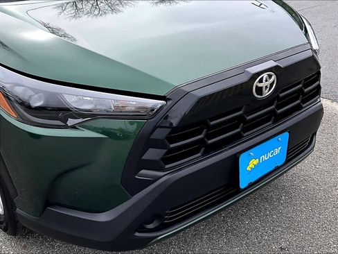 Used 2026 Toyota Corolla Cross LE w/ Moonroof Package image 32