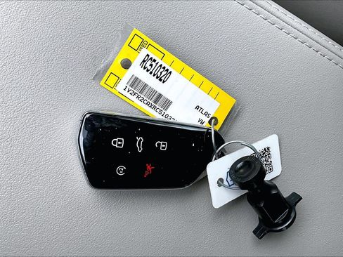 Used 2024 Volkswagen Atlas SEL Premium R-Line AWD/4WD image 26