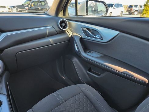 Used 2021 Chevrolet Blazer LT image 23