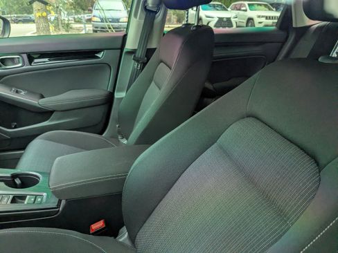 Used 2022 Honda Civic EX image 4