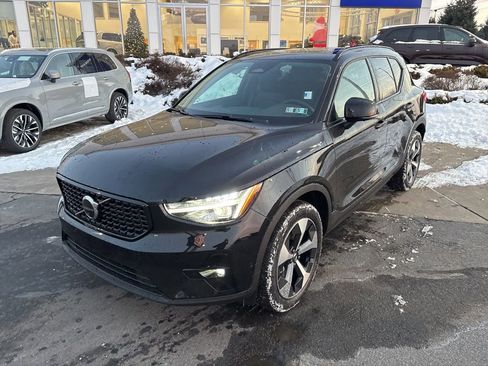 New 2026 Volvo XC40 B5 Plus w/ Protection Package Premier AWD/4WD image 11