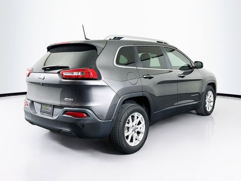 Used 2017 Jeep Cherokee Latitude image 9