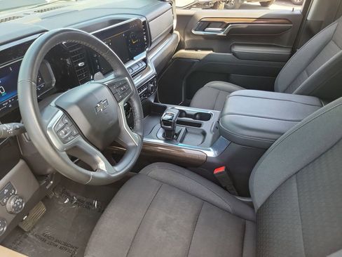 Used 2024 Chevrolet Silverado 1500 LT Trail Boss w/ Protection Package AWD/4WD image 3