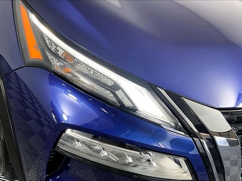 Used 2023 Nissan Rogue SV AWD/4WD image 27