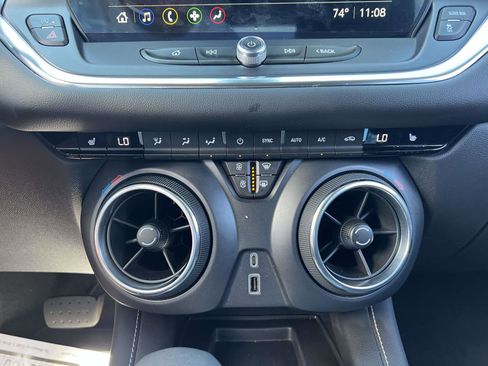 Certified 2025 Chevrolet Blazer LT w/ Convenience Package image 23