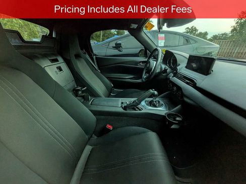 Used 2024 MAZDA MX-5 Miata Sport RWD image 9