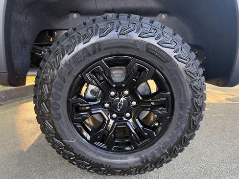 New 2026 Chevrolet Silverado 1500 ZR2 w/ Dark Appearance Package image 35