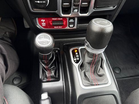 Used 2021 Jeep Wrangler Unlimited Rubicon AWD/4WD image 23