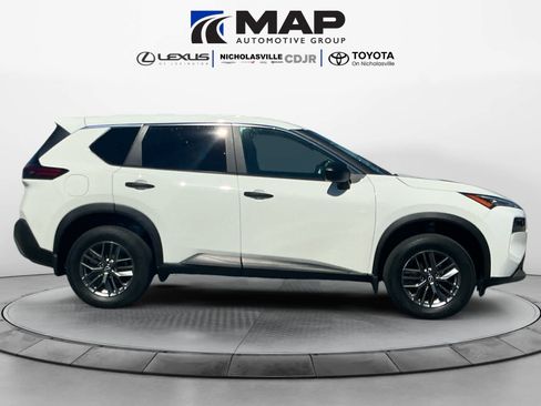 Used 2023 Nissan Rogue S AWD/4WD image 6