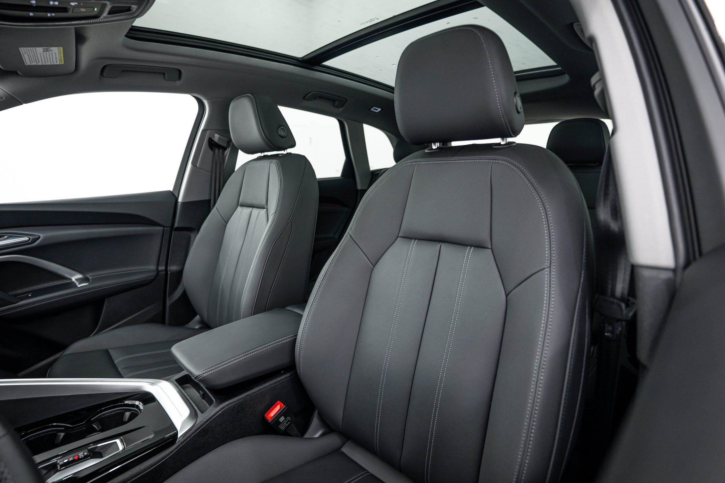 Used 2025 Audi Q5 Premium Plus w/ Premium Plus AWD/4WD image 17