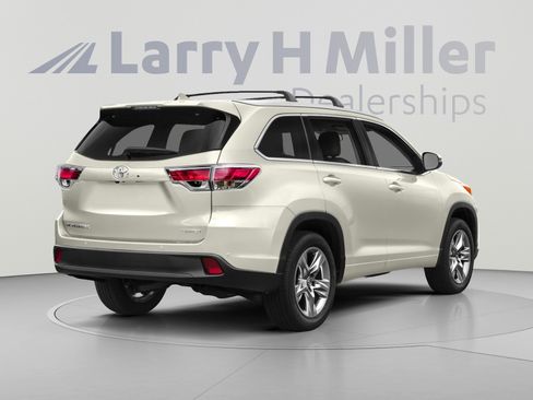 Used 2016 Toyota Highlander Limited AWD/4WD image 2