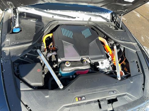 Used 2023 Genesis G80 image 35