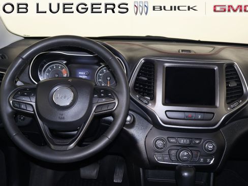 Used 2022 Jeep Cherokee Trailhawk w/ Sun, Sound & Nav Group AWD/4WD image 16