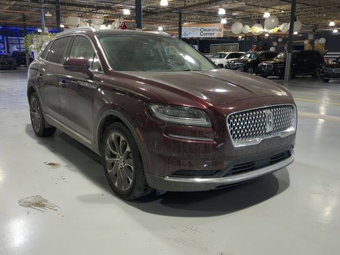 Used 2022 Lincoln Nautilus Reserve w/ Luxury Package image 4