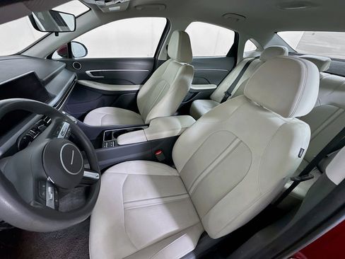 Used 2025 Hyundai Sonata SEL FWD image 13