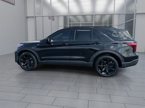 Used 2023 Ford Explorer ST-Line image 6