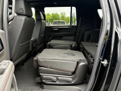 New 2026 Chevrolet Suburban RST w/ Comfort Package AWD/4WD image 24