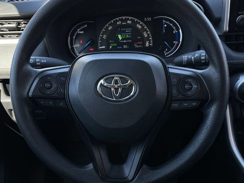 Used 2025 Toyota RAV4 XLE image 13