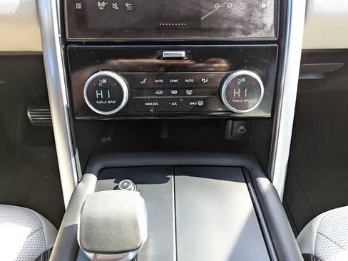 Used 2022 Land Rover Discovery S R-Dynamic AWD/4WD image 23
